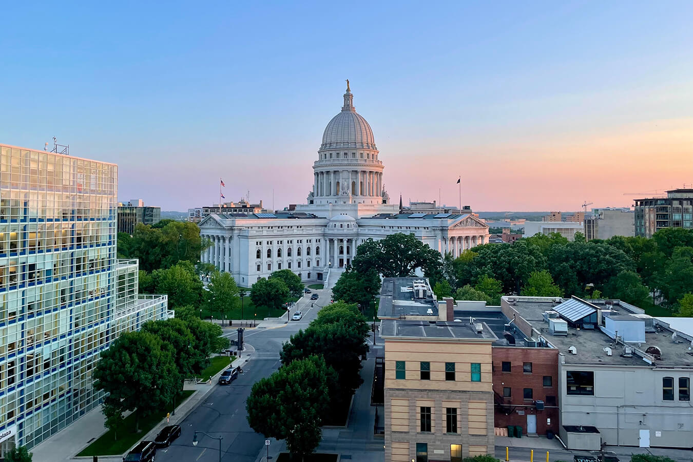 Wisconsin-State-Capitol-at-Dusk