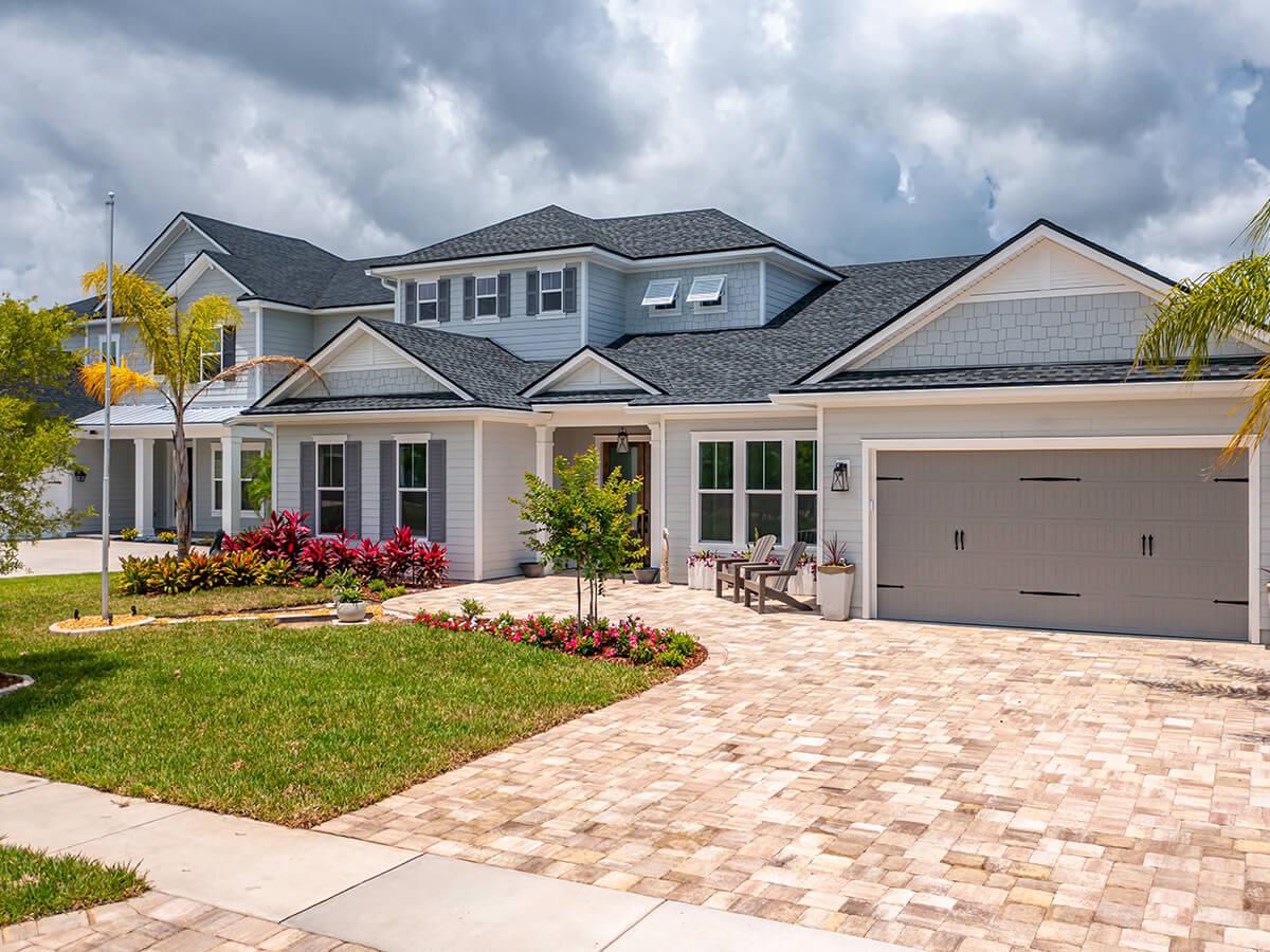 New-beautiful-luxury-home-exterior