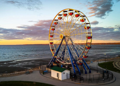 View-of-the-Ferris-wheel-at-Bay-Beach-Amusement-Park-in-Green-Bay-Wisconsin