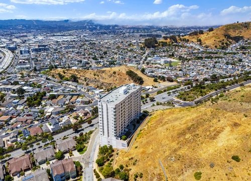 1 Mandalay Pl UNIT 610-Aerial (2)
