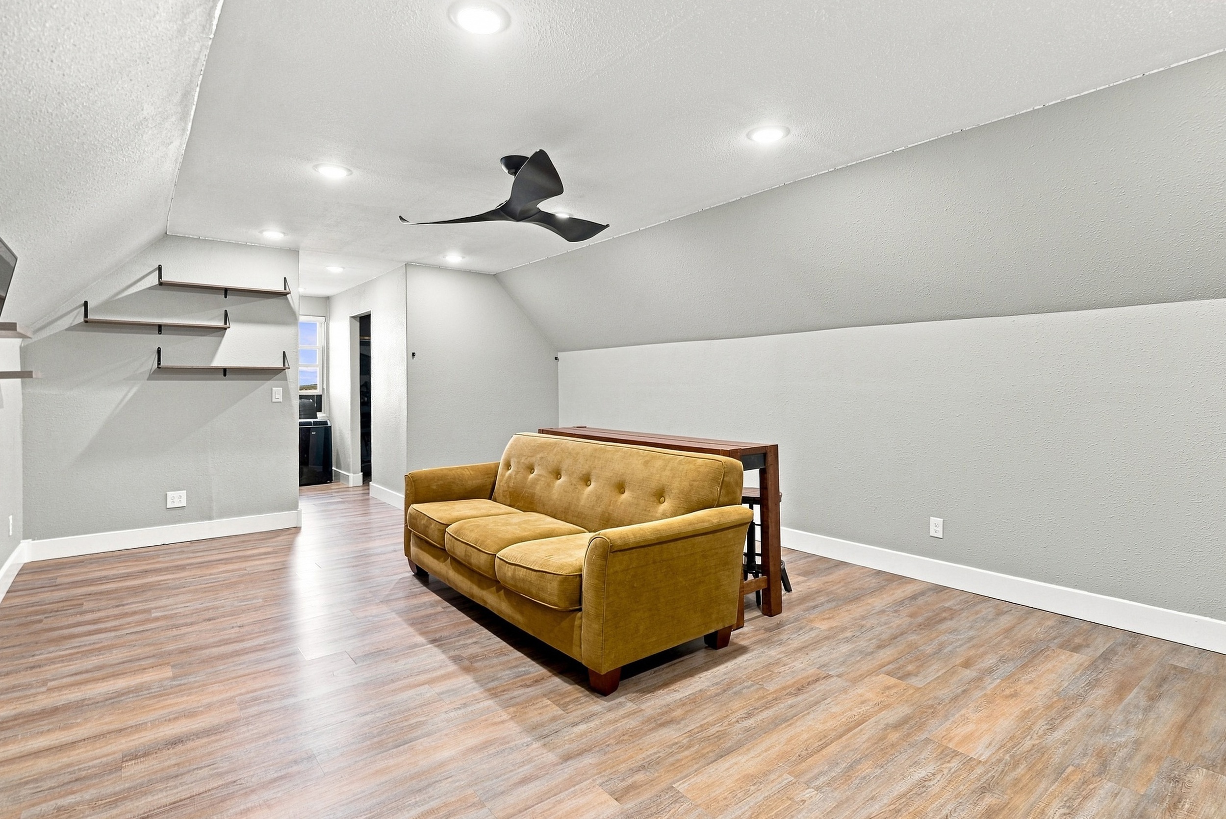 Guest suite bonus room at 19887 Gobbler Road