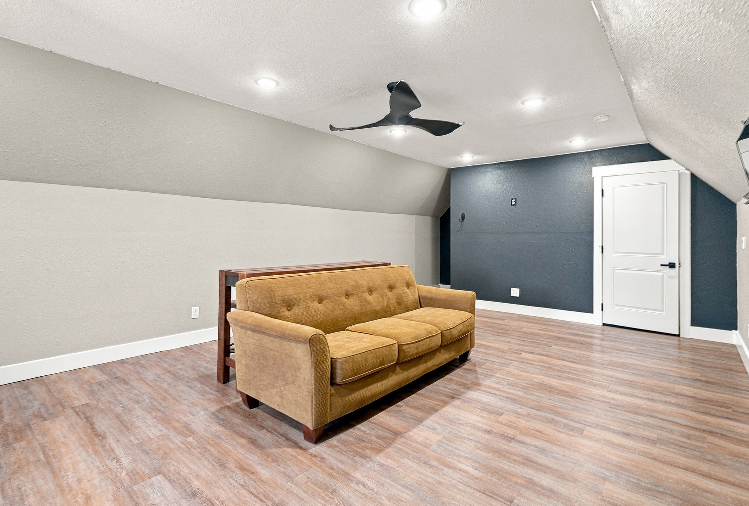 Guest suite bonus room at 19887 Gobbler Road