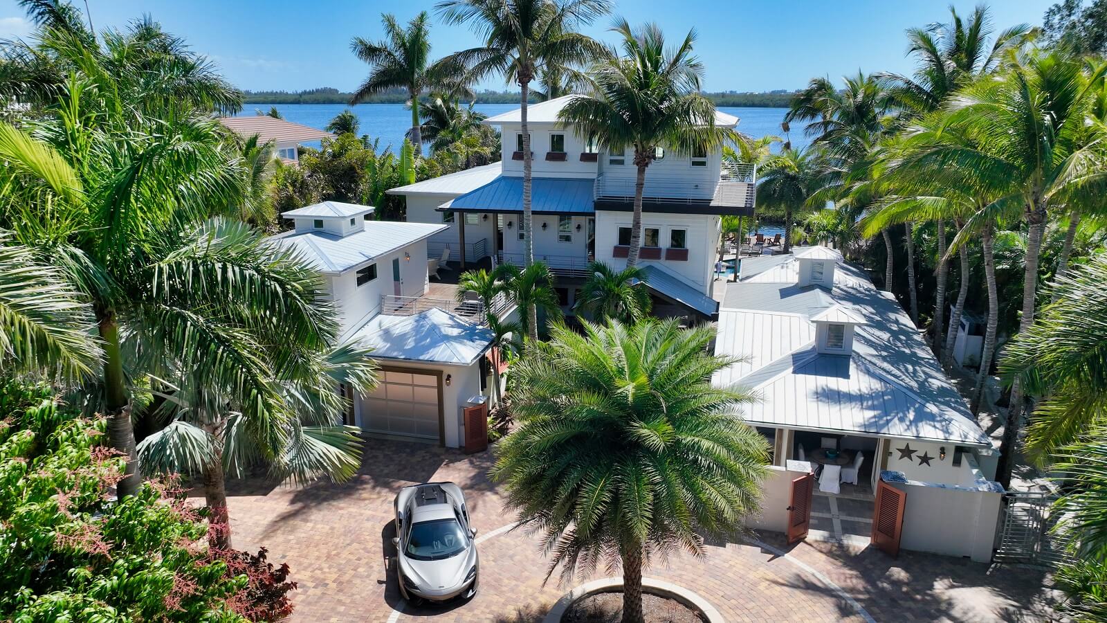 Schlee aerial Front of Home