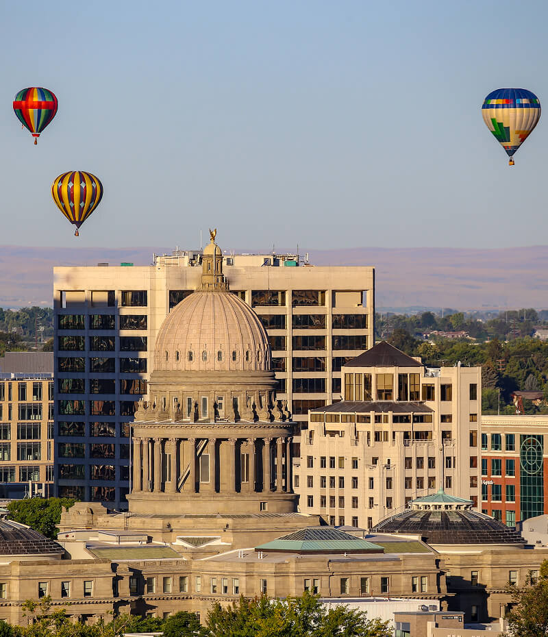 JR Steele - About Img 1(1)