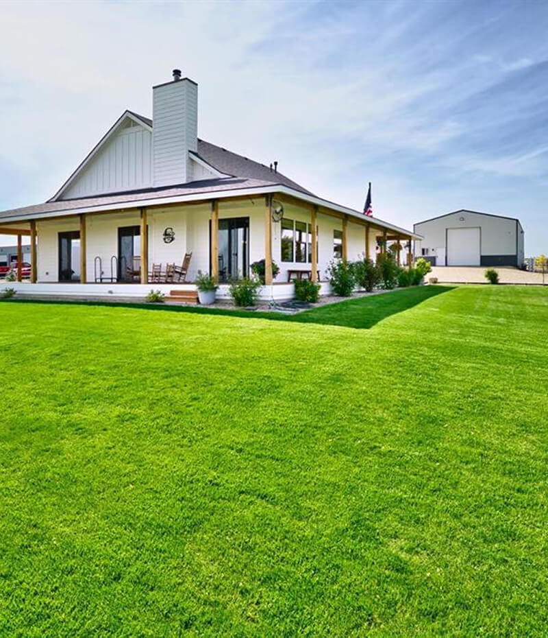 JR-Steele-About-Img2(1)