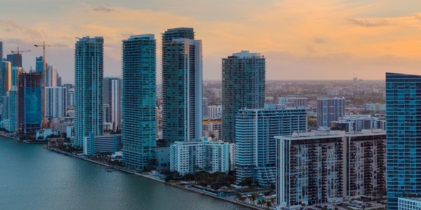 Moving to Miami: The Complete Relocation Guide