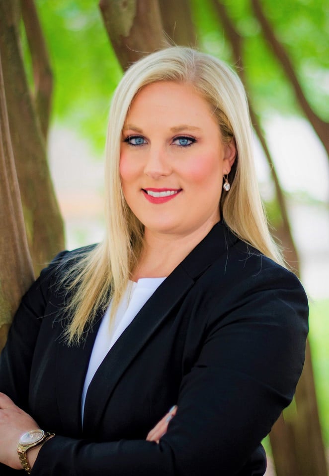 Mary Ozimek Headshot