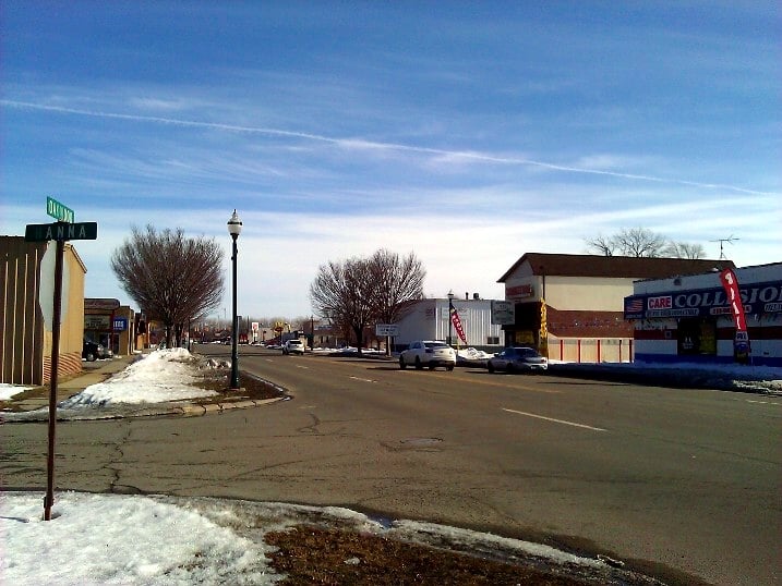 Oakwood_Blvd_&_Hanna_St,_Melvindale,_Michigan_(2014-02-23)