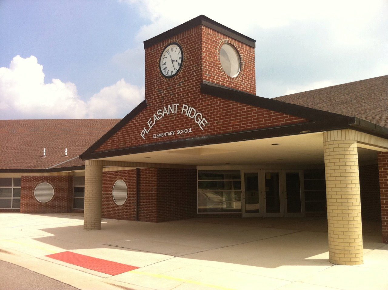 Pleasant Ridge, Michigan school