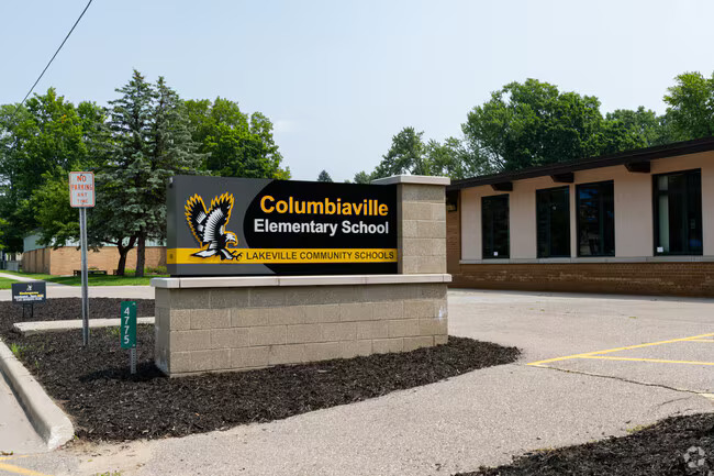 Columbiaville, Michigan school (1)