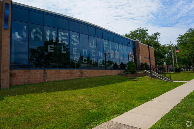 Flynn Township, Michigan school