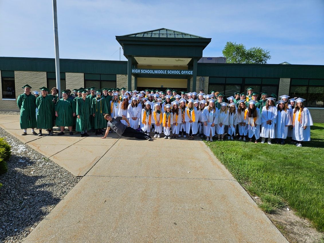 Pinconning, Michigan school