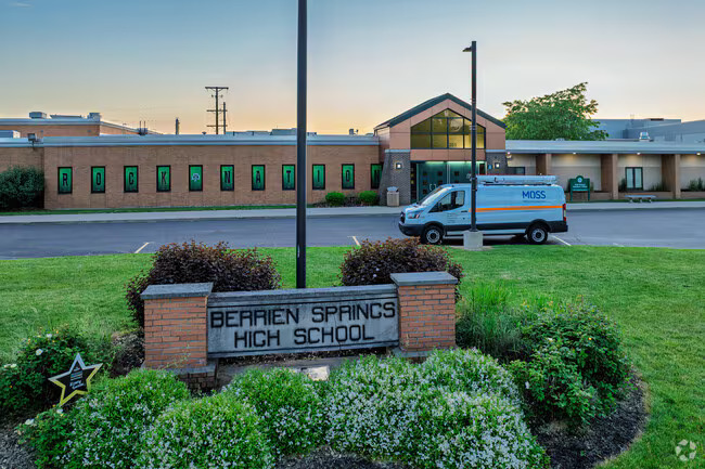 Berrien Springs, michigan school (1)