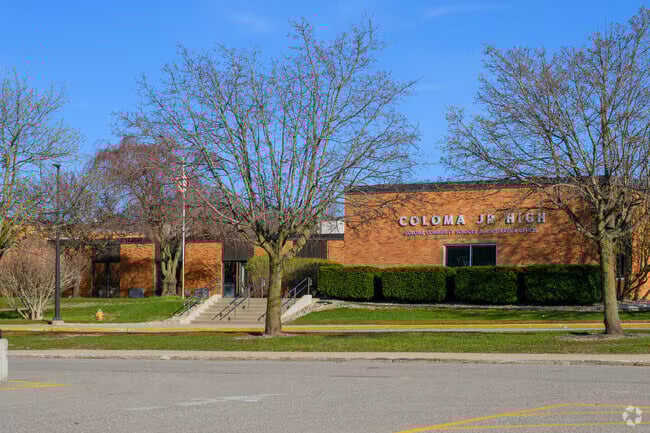 Coloma Township, michigan school (1)