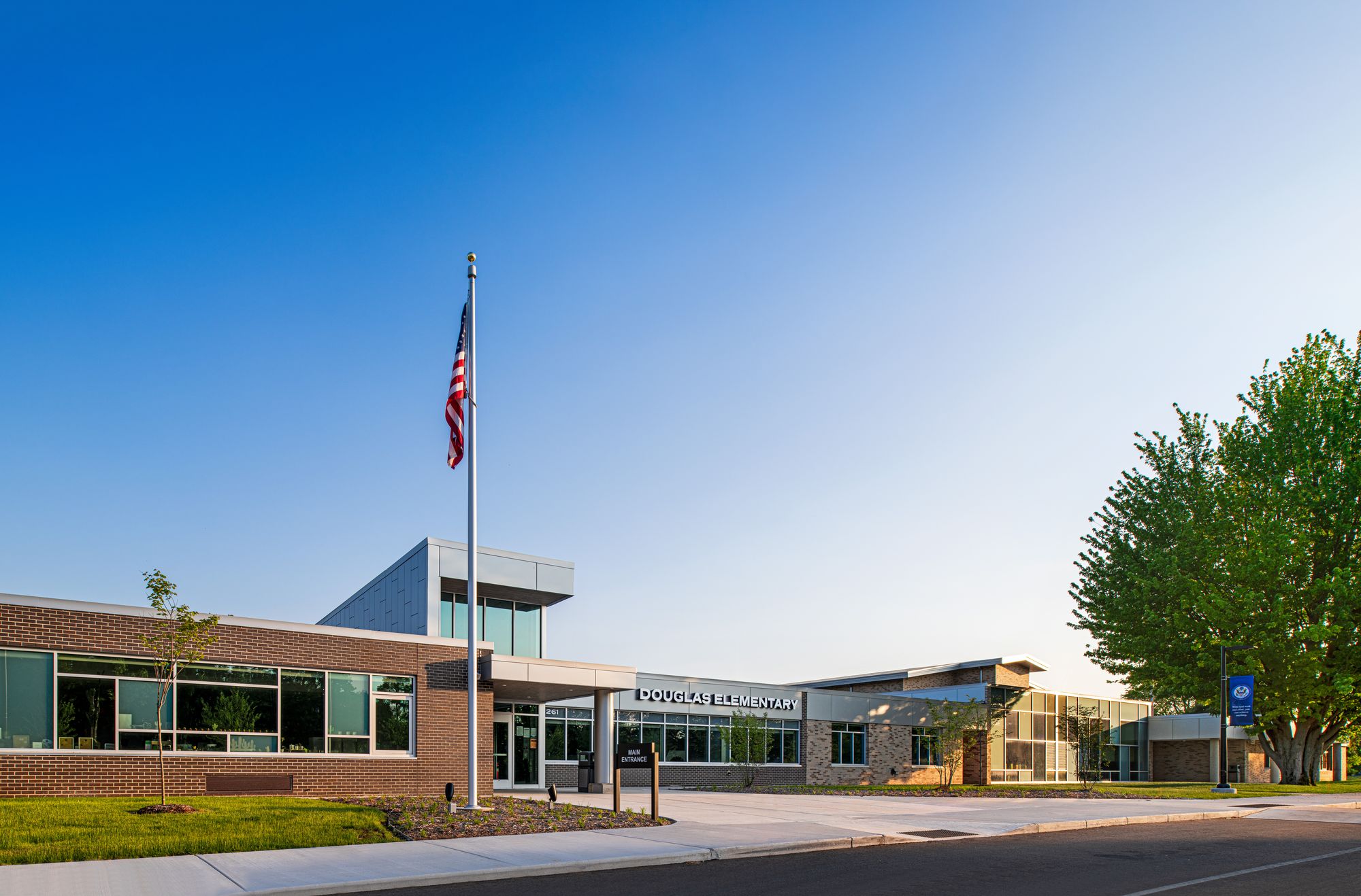 Douglas, Michigan school