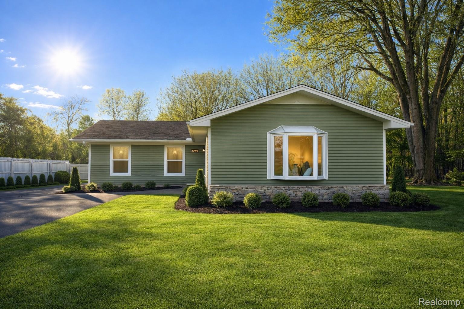 ranch home Rochester Hills Michigan