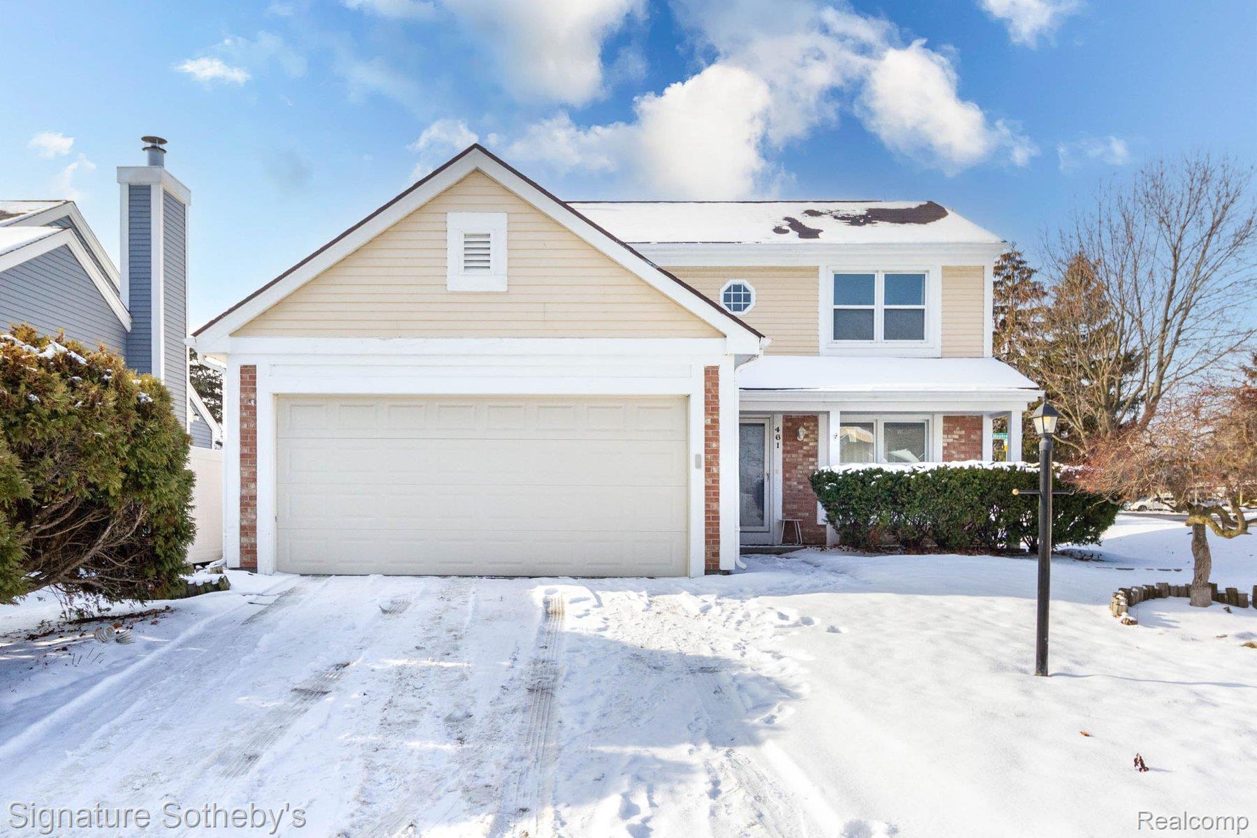 colonial home Rochester Hills Michigan