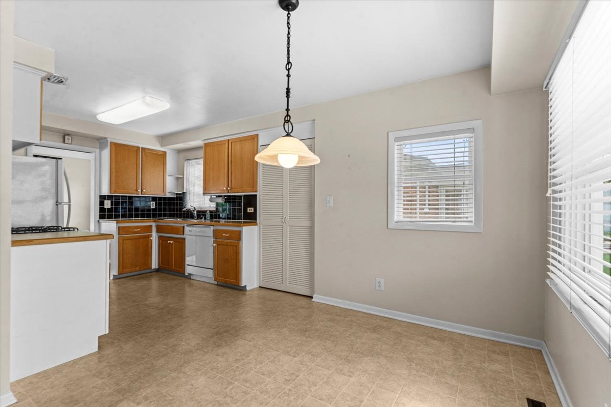 12-28399 Palmer St-12
