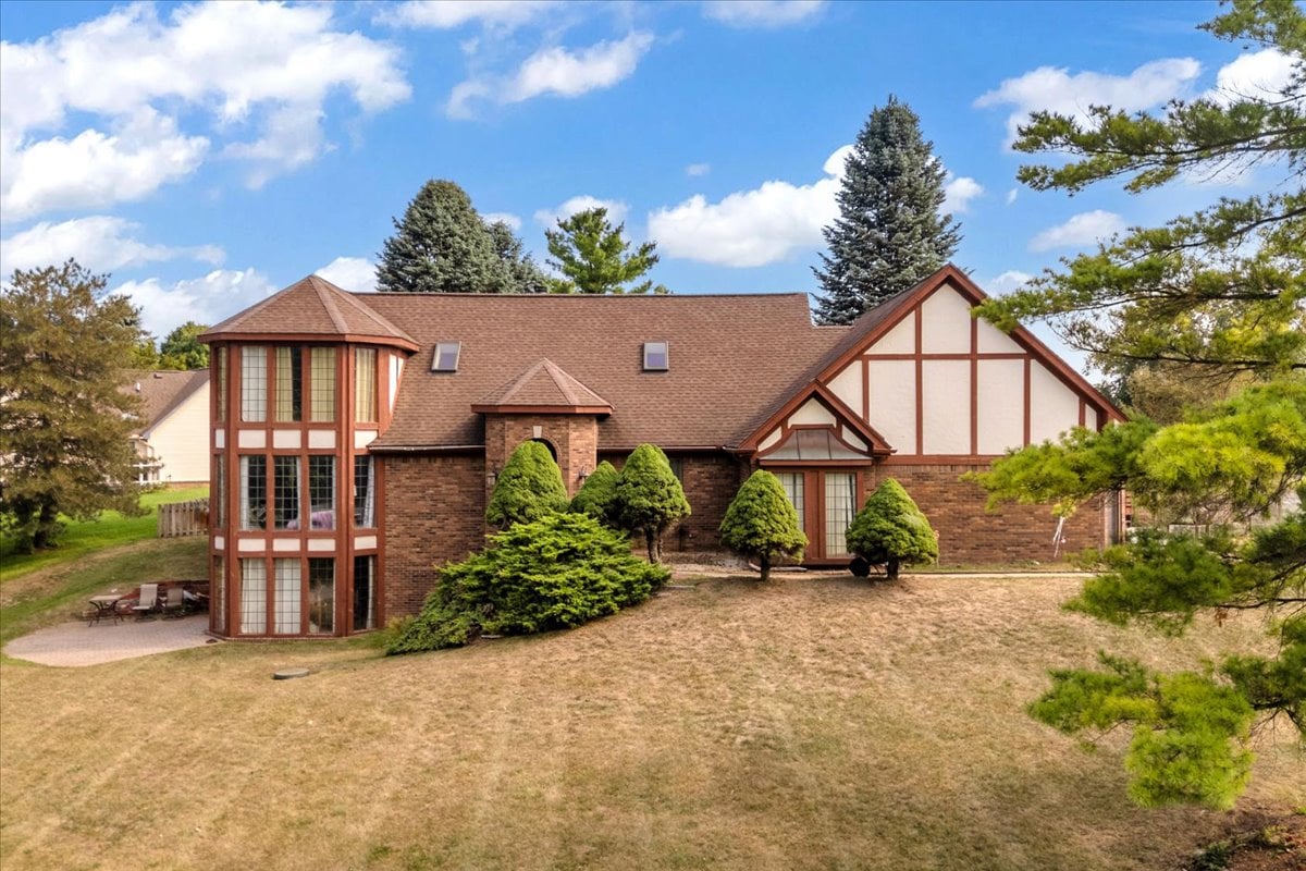 02-9925 Timothy Ln-2