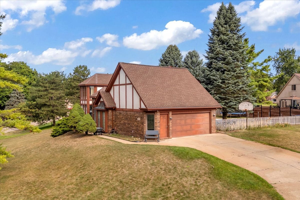41-9925 Timothy Ln-41