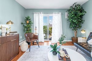 09-living-room-balcony-detail