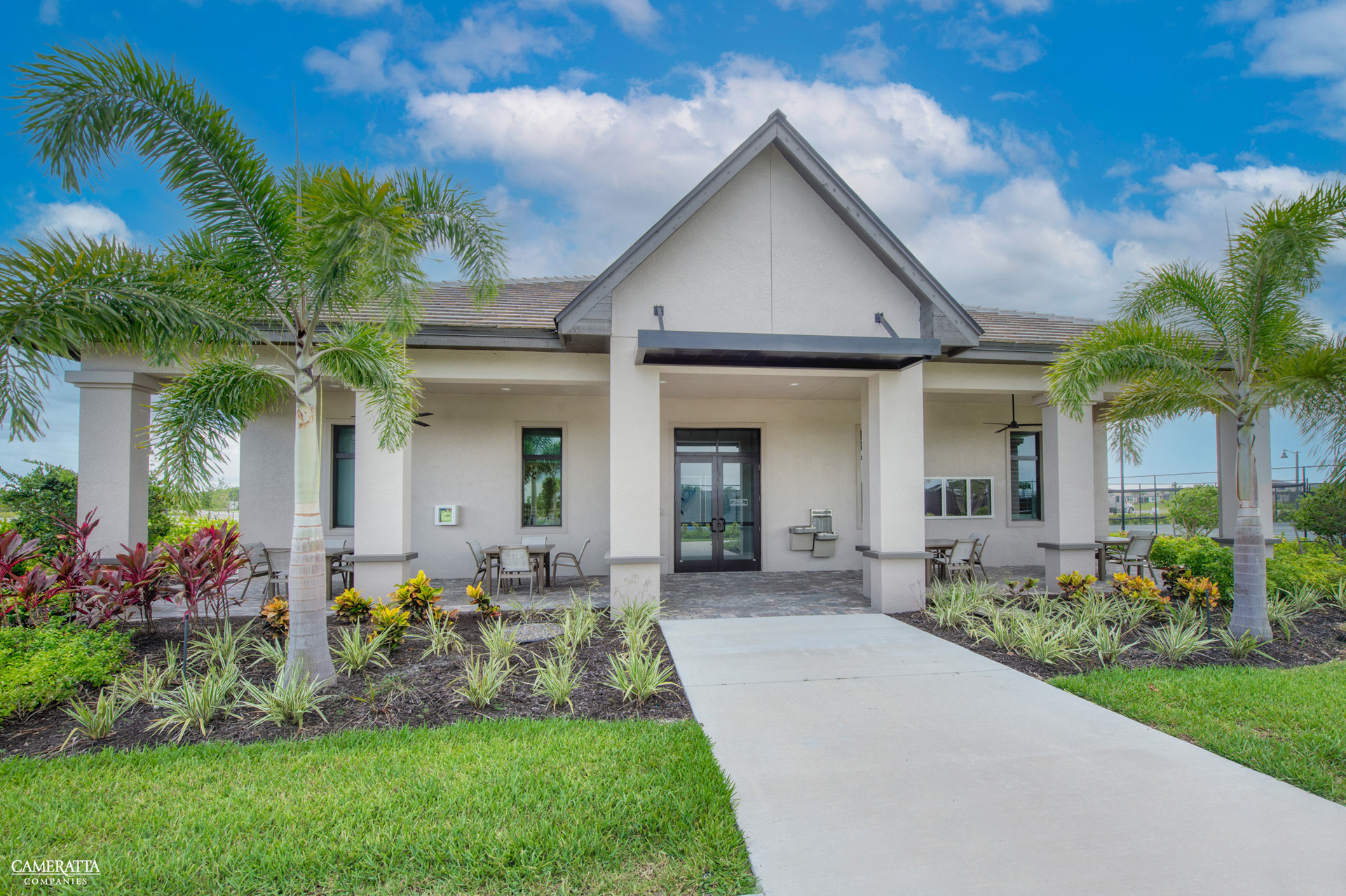 Outdoor-Tennis-Pro-Shop-Exterior-1920