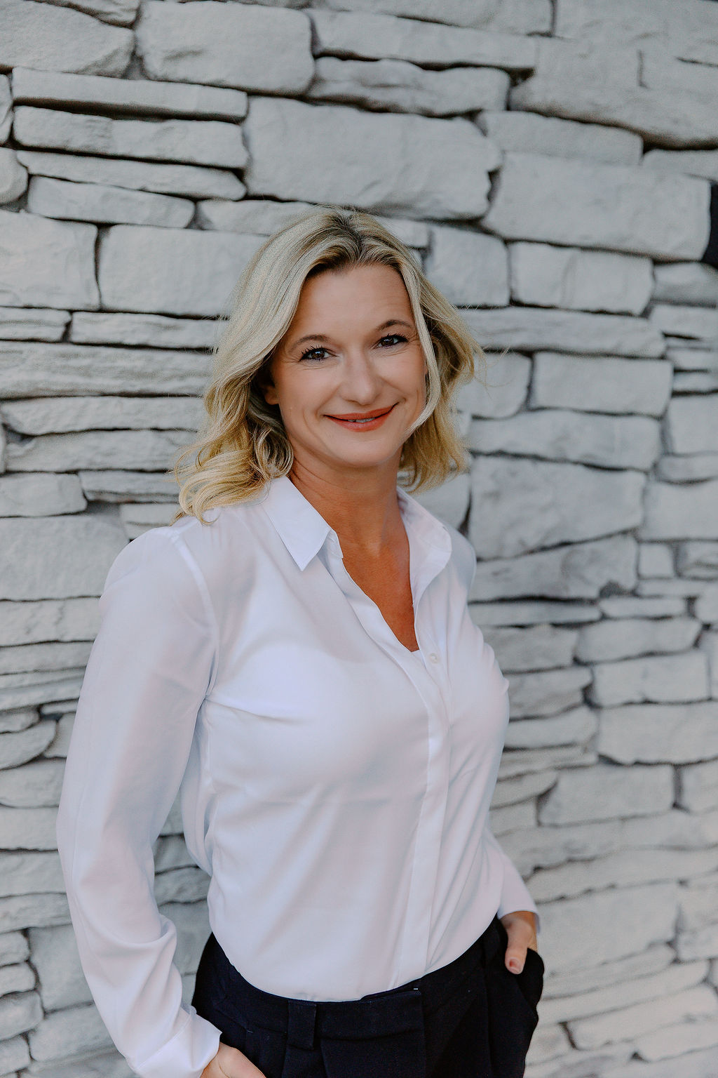 StephanieAdcockHeadshots-26 (1)