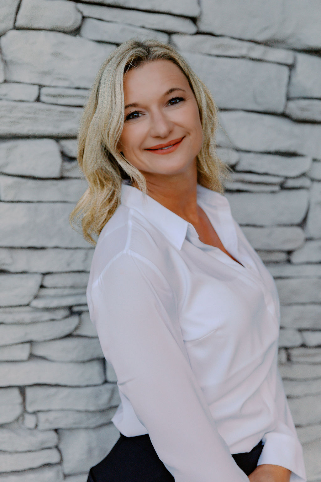 StephanieAdcockHeadshots-27 (1)