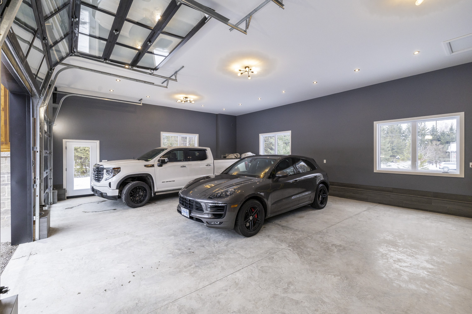 Spacious luxury garage with room for multiple vehicles in Kemptville Ontario