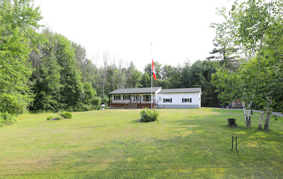 8 Benjamin Lane Exterior