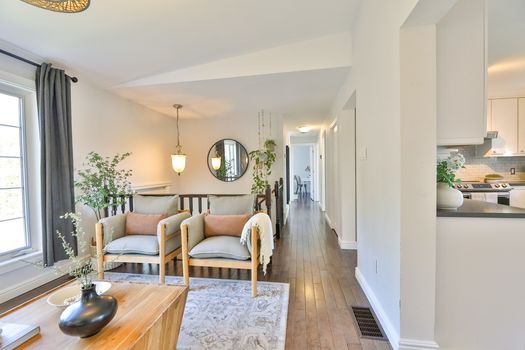 653 CROZIER ROAD Living