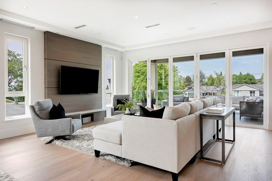 Elegant house with open concept and luxury furnishings