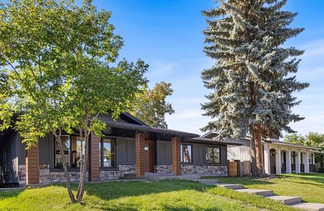 240 Lake Bonavista Drive 1