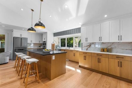 240 Lake Bonavista Drive 3