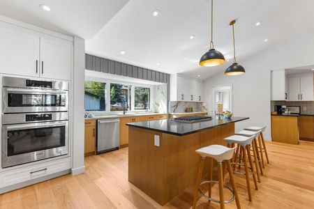 240 Lake Bonavista Drive 4