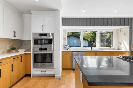 240 Lake Bonavista Drive 5