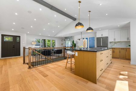 240 Lake Bonavista Drive 9