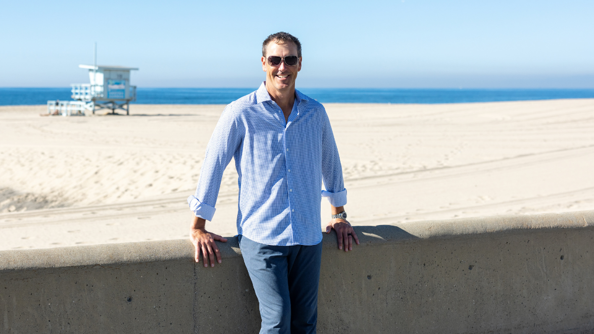 Steven Mullins, South Bay real estate advisor, overlooking The Strand and the beach in Hermosa Beach, California.