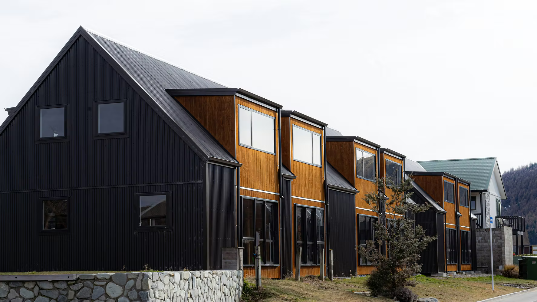 Image by Stacie Ong - Steeloak Res