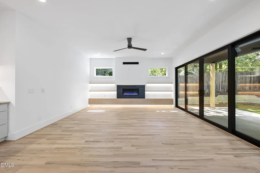 6141c4eb34874c3229cad2baf367ecefl-m2426537521rd-w1280_h960