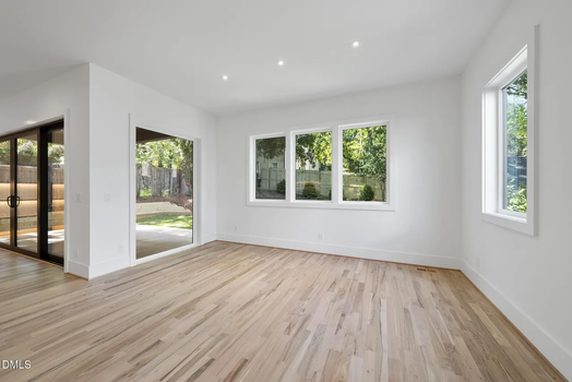 6141c4eb34874c3229cad2baf367ecefl-m4258119580rd-w1280_h960