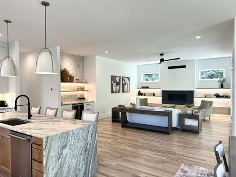 7BFD2F80-C23F-4102-9FFE-20E5C4AEBC6E_1_105_c