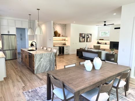 B6F22288-AFE6-4FD5-999F-B393FB5F4C41_1_105_c