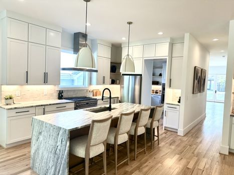 F9EC8C95-38E8-4DF4-9D50-C21DEA4A4AE7_1_105_c