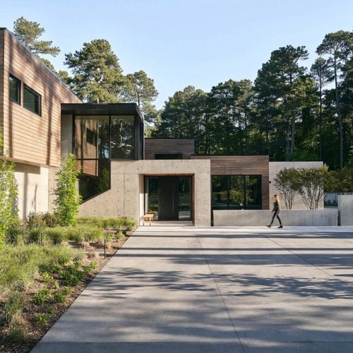 Valuing architectural pedigree: Do designer homes appreciate faster?