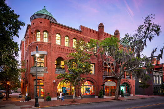 Poetter-Hall-Exterior-Spring-2019-AF_048_v2