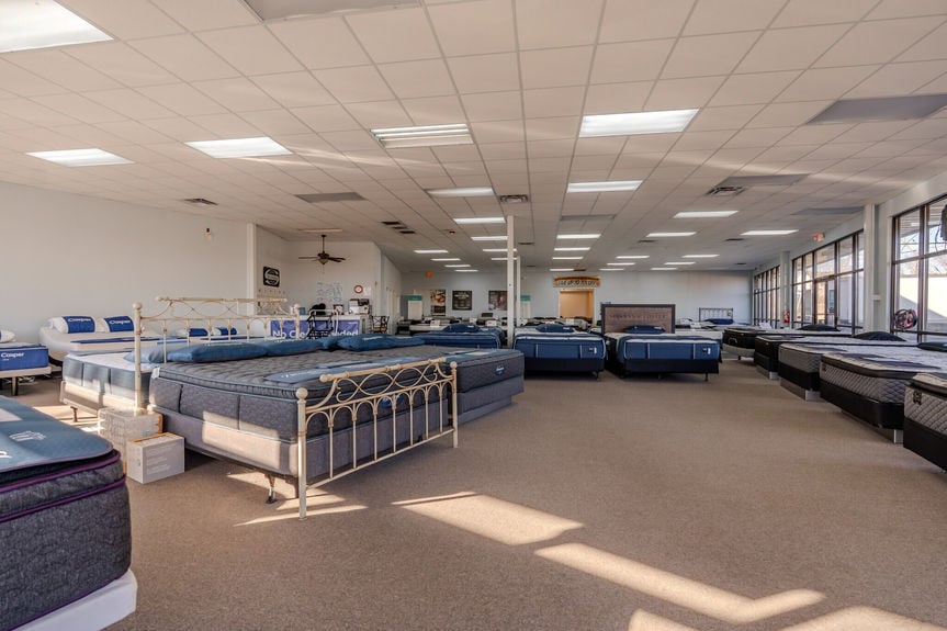 1088 S Pendleton St-11