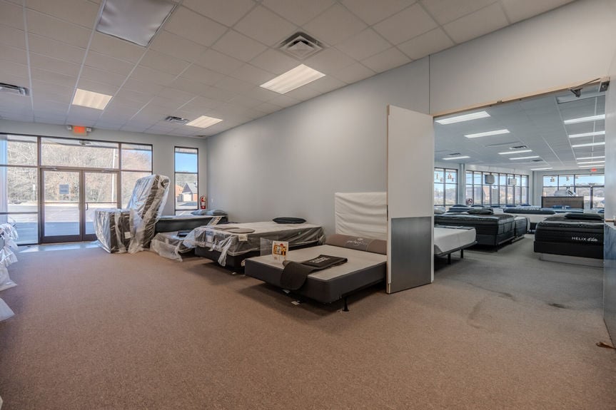 1088 S Pendleton St-12