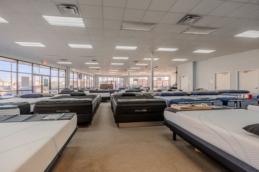 1088 S Pendleton St-13