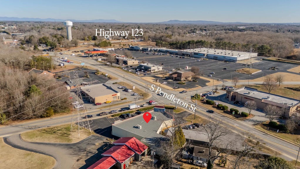 1088 S Pendleton St-18